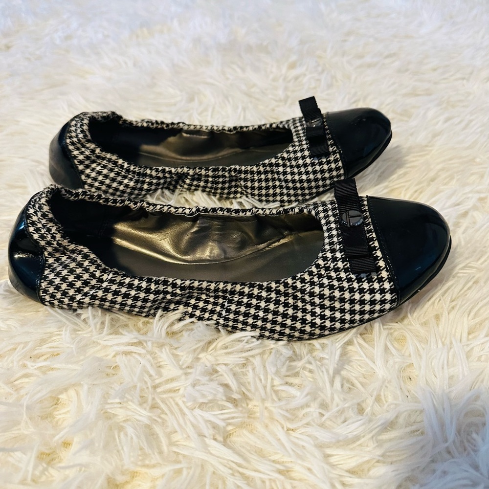 Black & White Tahari Flats